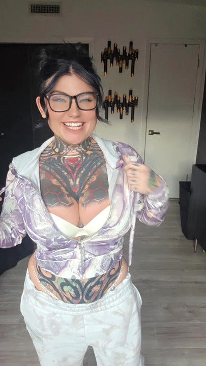 บราและแจ็คเก็ตใหม่