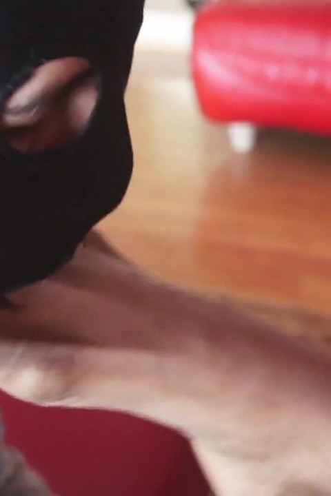 Black queen getting her feet worshiped