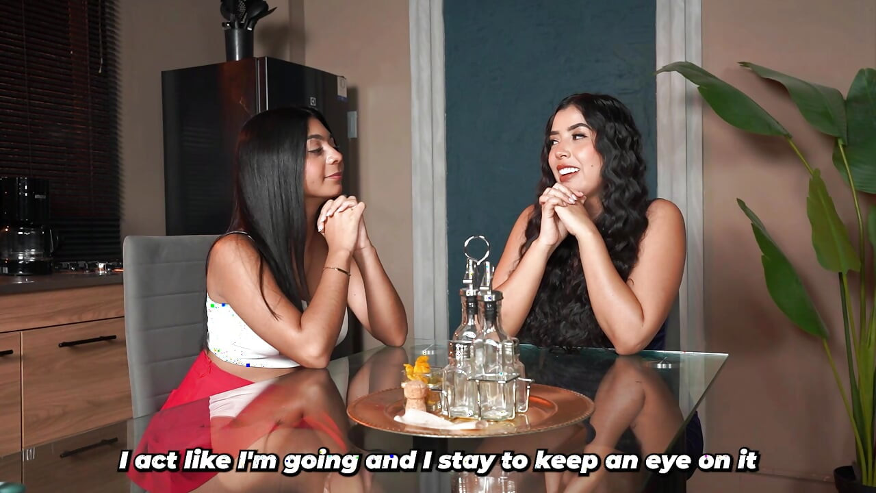 Мой бойфренд и моя мачеха действительно знают, как объяснить секс! - Мы оказались в вкусном тройничке