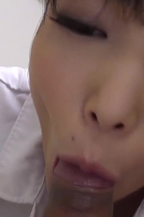Japanese Girls Squirt While Guys Kiss and Smash Their Wet Cunts