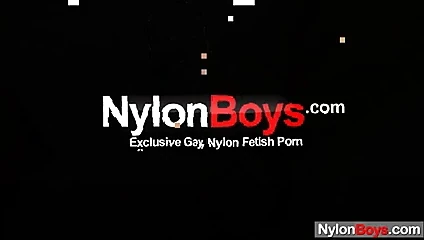 gay adam mastürbasyon içinde naylon külotlu çorap