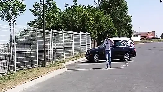 Французских крошок отдолбили в тройничке после душа