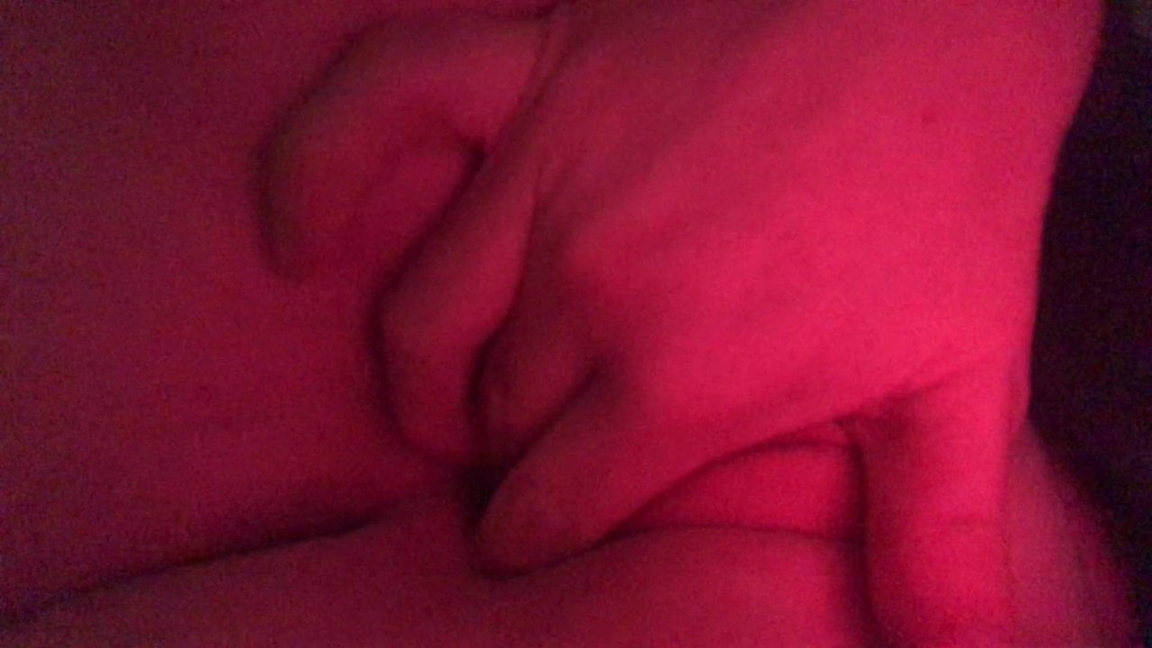 I LOVE GAPE FARTING MY CUNT