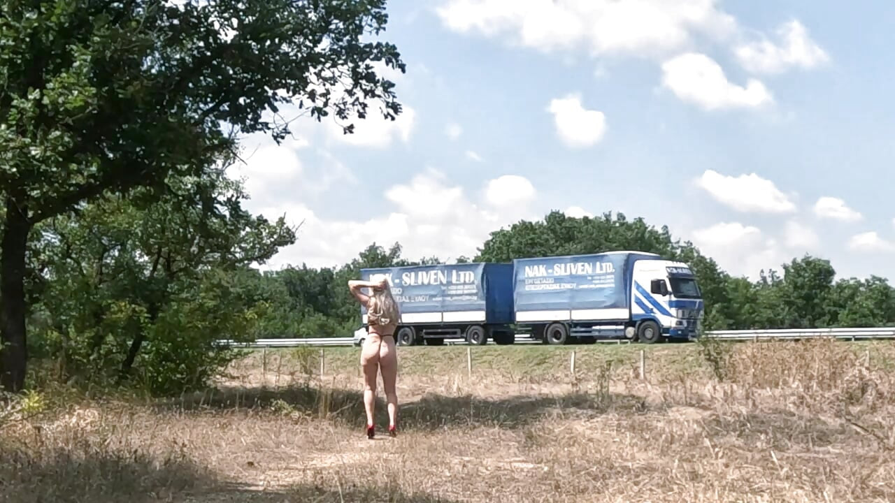 Humiliation of the Slave Girl Quiet