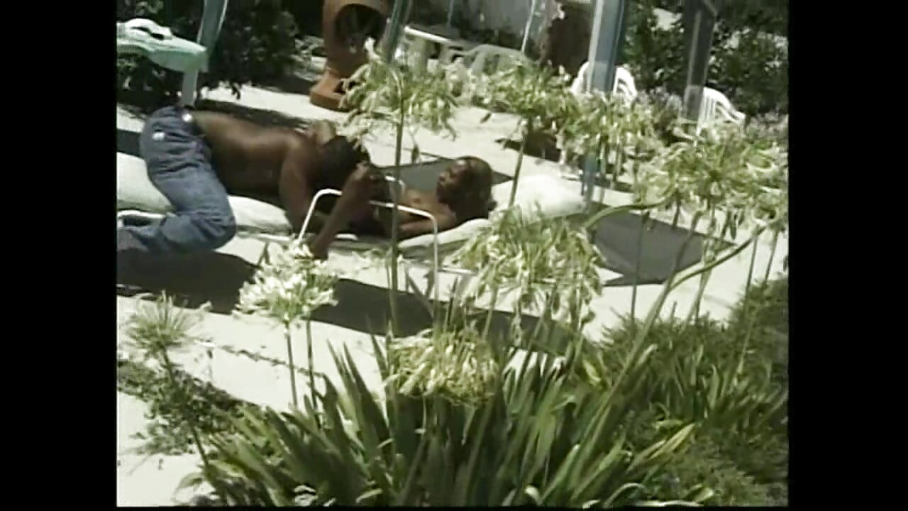 Sexo bajo el cielo azul