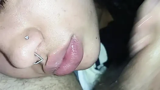 CREAMPIE FACIAL, SPURTING A LOT OF CUM ON HER BEAUTIFUL FULL LIPS