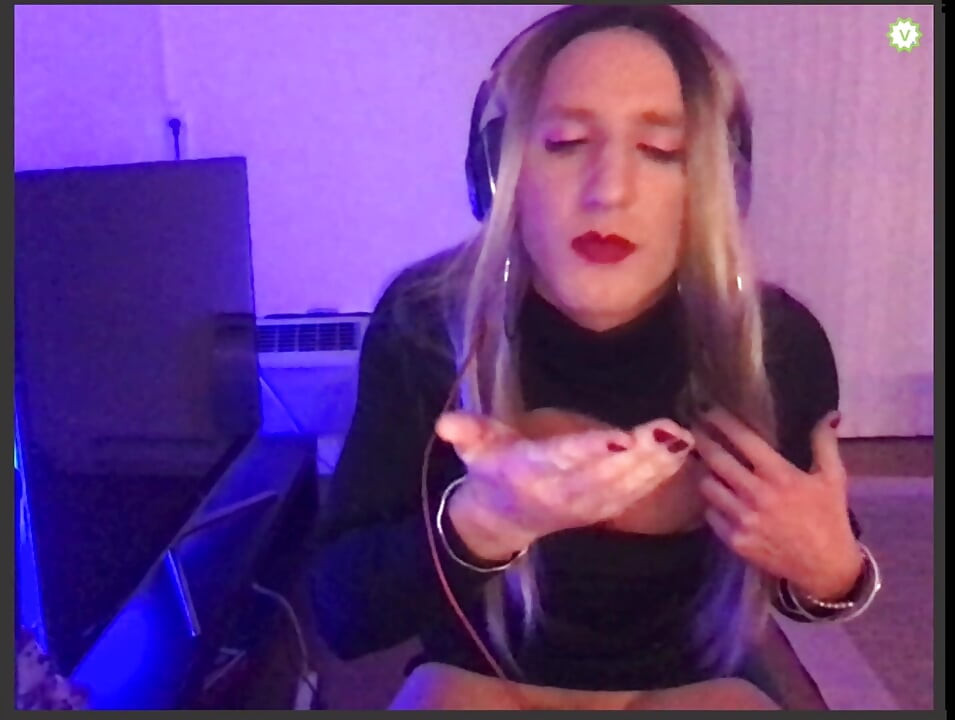 Super Sexy Sissy Solo Jerking on Cam