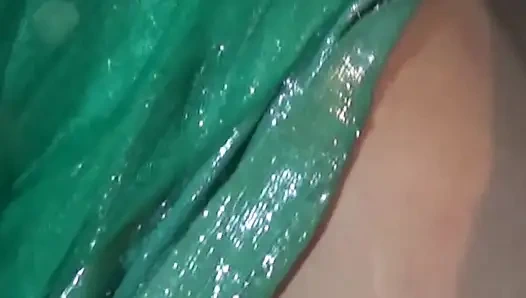 Baldızımın ateşli motorunu kontrol ettim ve serinlettim.