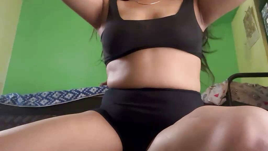 Garota de faculdade dipali mostrou os peitos grandes pro namorado ..