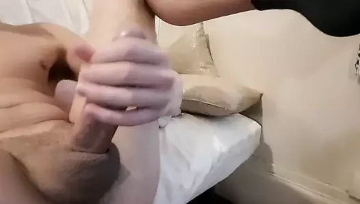 Femboy ilk fiş ile inliyor