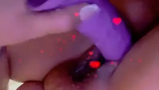 Cewek semok latina ini muncrat kaya orang gila