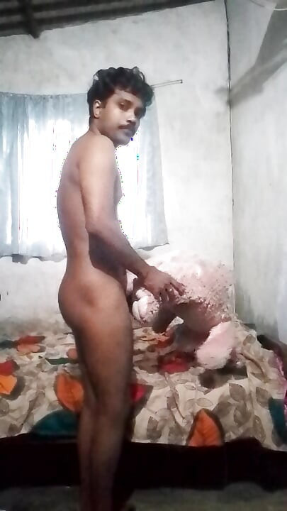 Young play with toy's