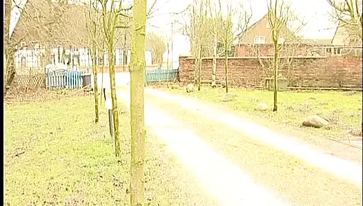 Wanita dewasa dan pacarnya lagi asik jilat memek