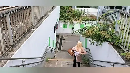 Pamer badan di jerman!