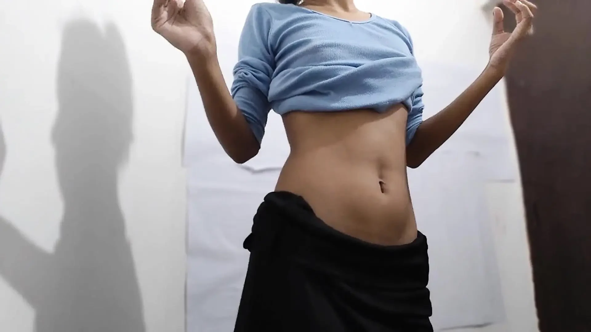 Hintli desi üniversiteli genç kız elbise değiştiriyor ve viral mms bdsm'de yeni video