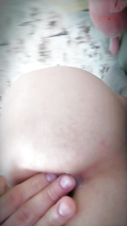 Sweet selfie cumshot in pink sissy anal hole
