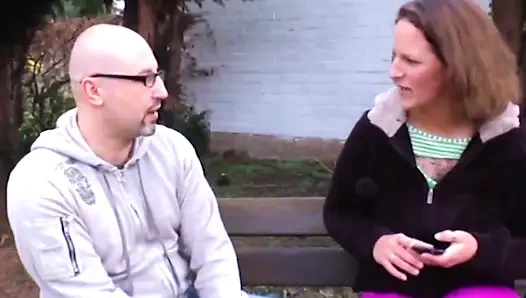 Spermahungrige hure lackt jeden tropfen eifrig