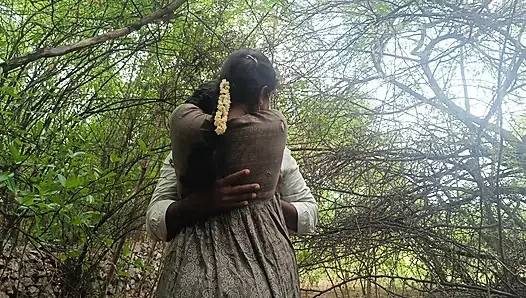 Housewife outdoor sucking cock