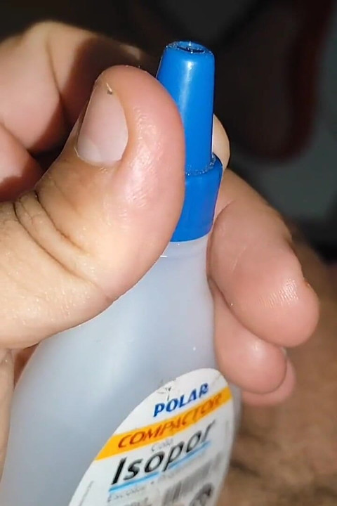 通过男孩的插入超级胶水。