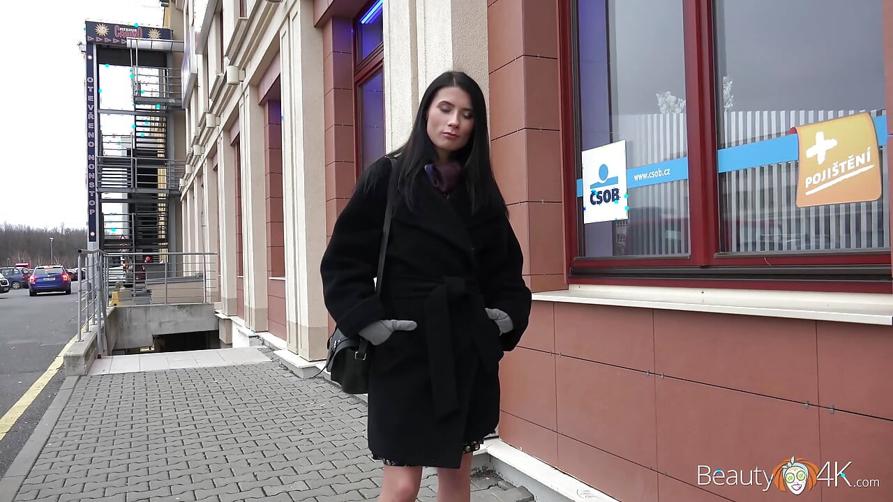 如何用一句讚美來勾搭一個火辣寶貝