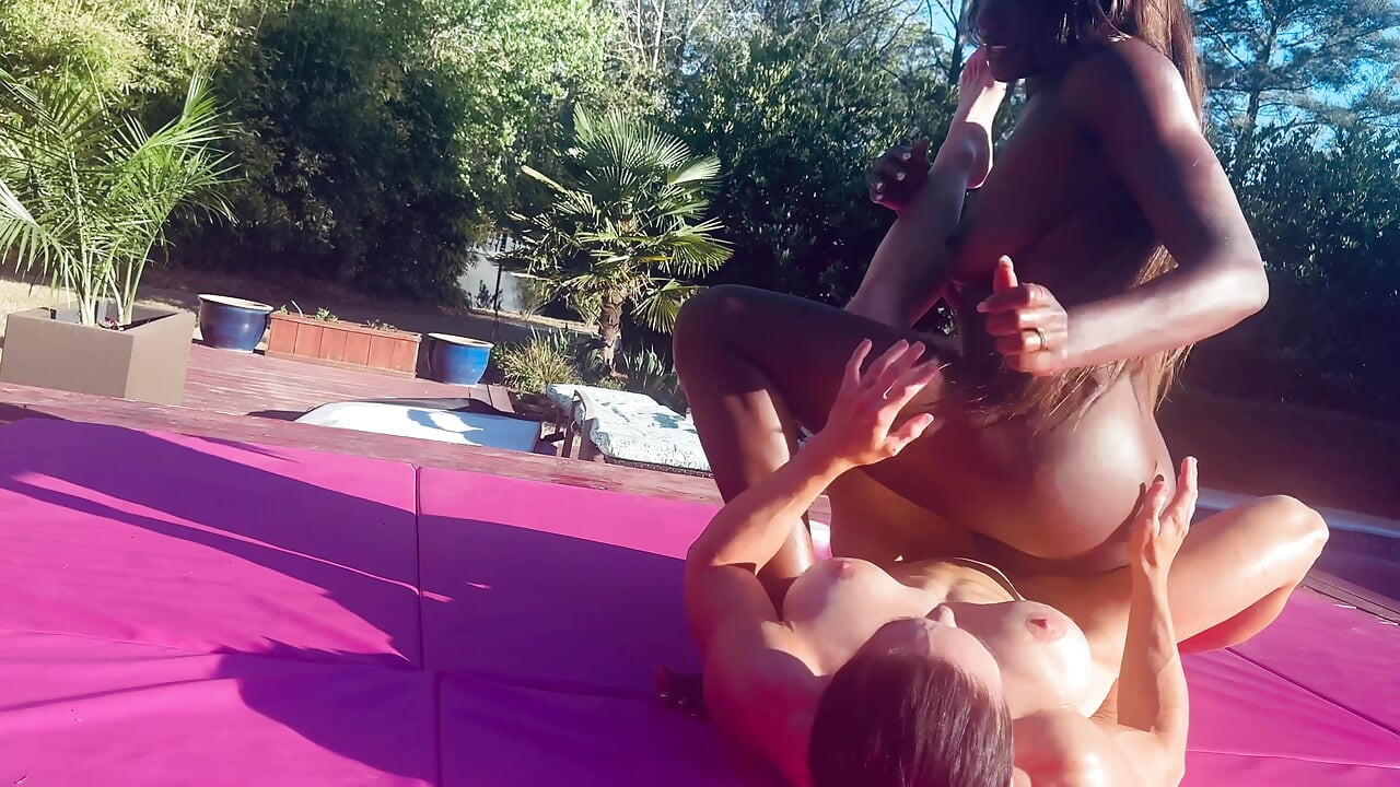 Paris Love Vs Vanessa Arizona Includes a Bonus Punishment Round