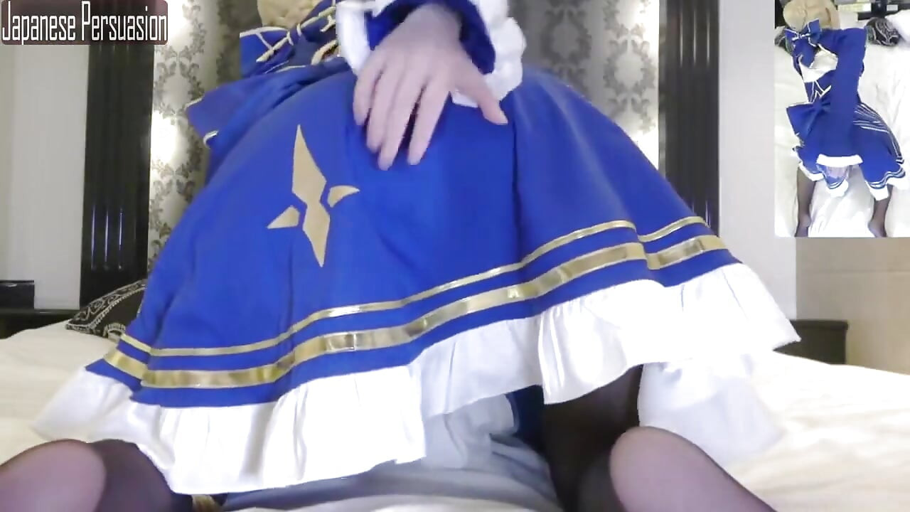 Model Looks, E-cup Curves e uma fantasia cosplay trazida à vida. - Angle2