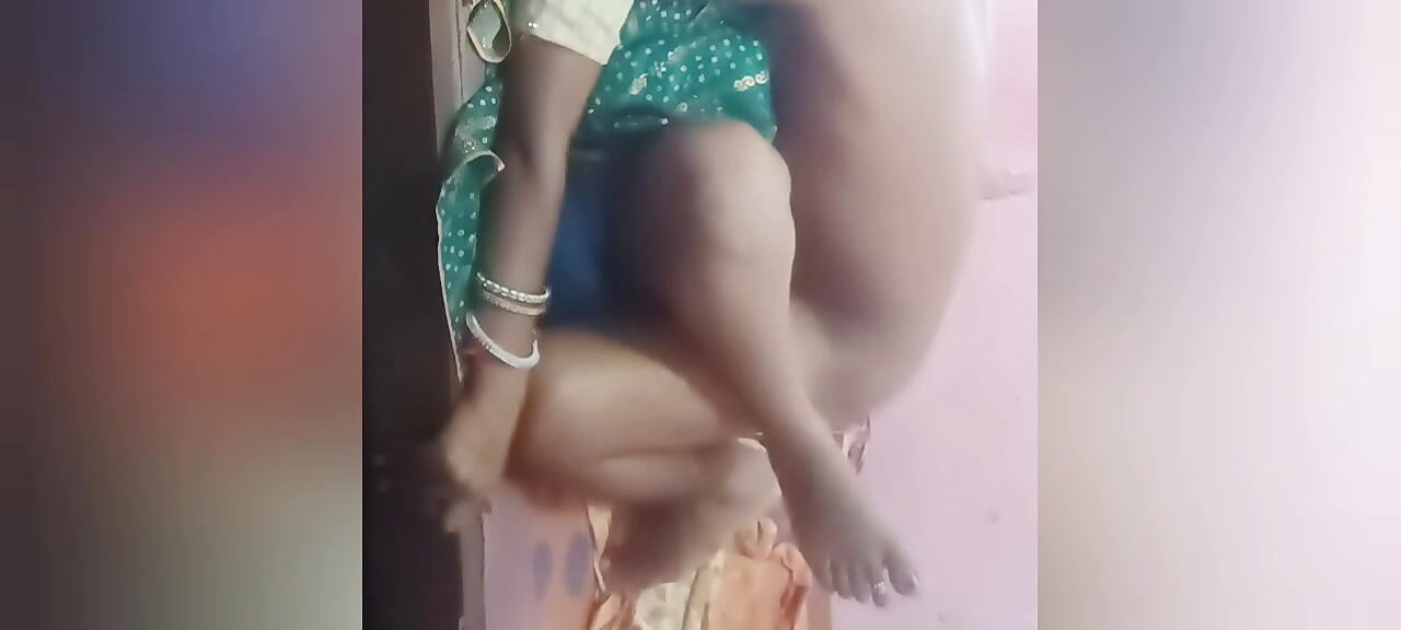 Desi Village Bhabhi Viral Sex Hindi Chudai