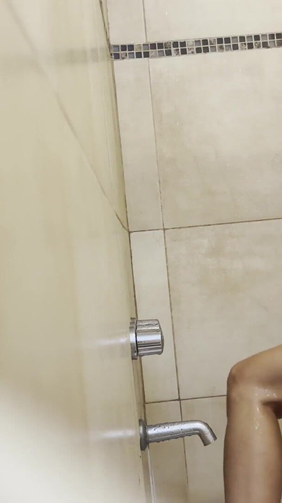 I accidentally started recording while I was taking a bath... | Clip 1