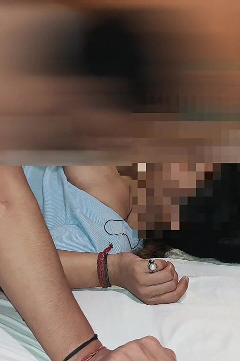 Agra's Bhabhi Took Her Neighbor's Penis in Her Mouth and Got Him Released, Part 1