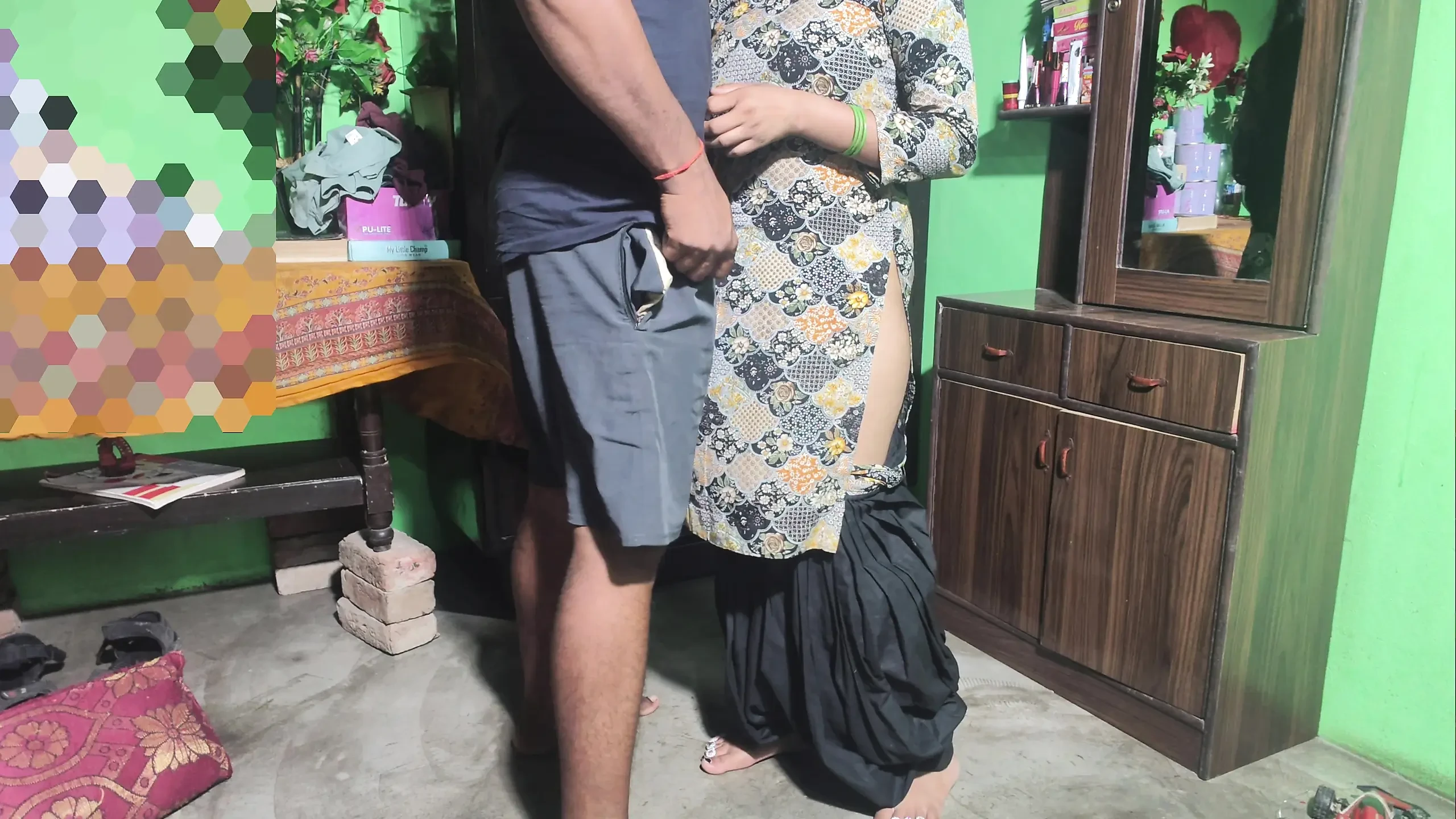 当地女孩的手机拍摄视频xxx性爱德西可爱的女孩在农村户外做爱