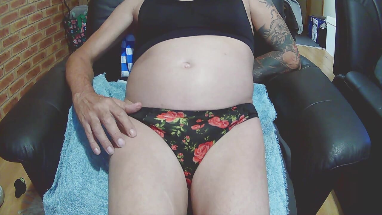 Big handsfree cum in panties