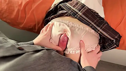 Грубо трахает тугую задницу вместо ее бойфренда. Тайный анальный трах