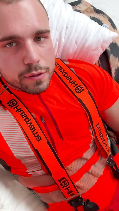 Tyler Blake Jerking off in Hivis Lumberjack Workwear - Muscle Flexes & Explosive Cumshot