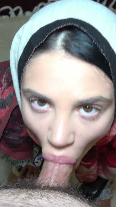 Hijab Stepsister Wants Sex When She Is Alone With Older Stepbrother | Clip 1