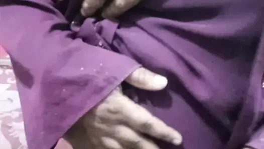 Eine hijabi-muslimin bläst und wird gefickt.