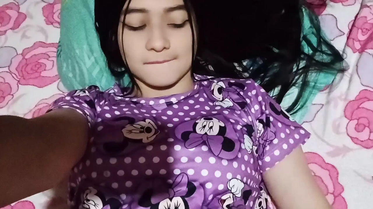 UNIVERSITY MASTURBATES WITH A FAN OF MEXICO DO YOU WANT TO SEE THE SECOND PART BABY ?