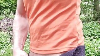 Pure provocation. I show strangers my bulge in my pants and publicly jerk off my big cock to the huge cumshot