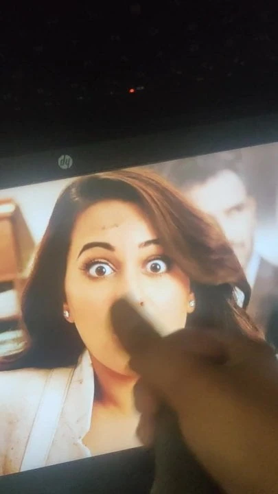 Sonakshi sinha sıcak boşalmak haraç