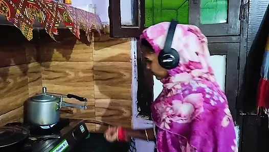 I Fuck My Indian Desi Mausi While No One Is in Home