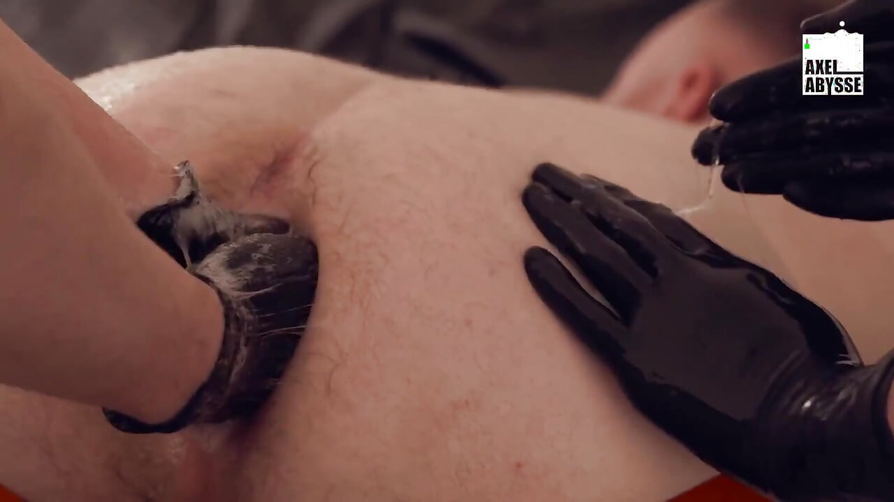 Axelabysse Ménage a Trois, Première Partie