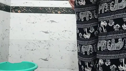 Priya bhabi büyük götlü seksi vücut video çekimi