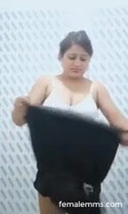 Beautifull Bhabhi Showing Nude