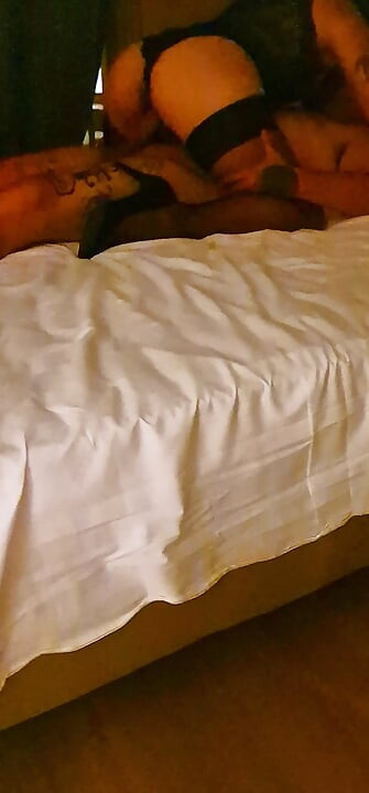 私は彼が好きなように私を下げさせました。
