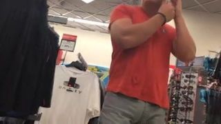 Str8 bulge in mall