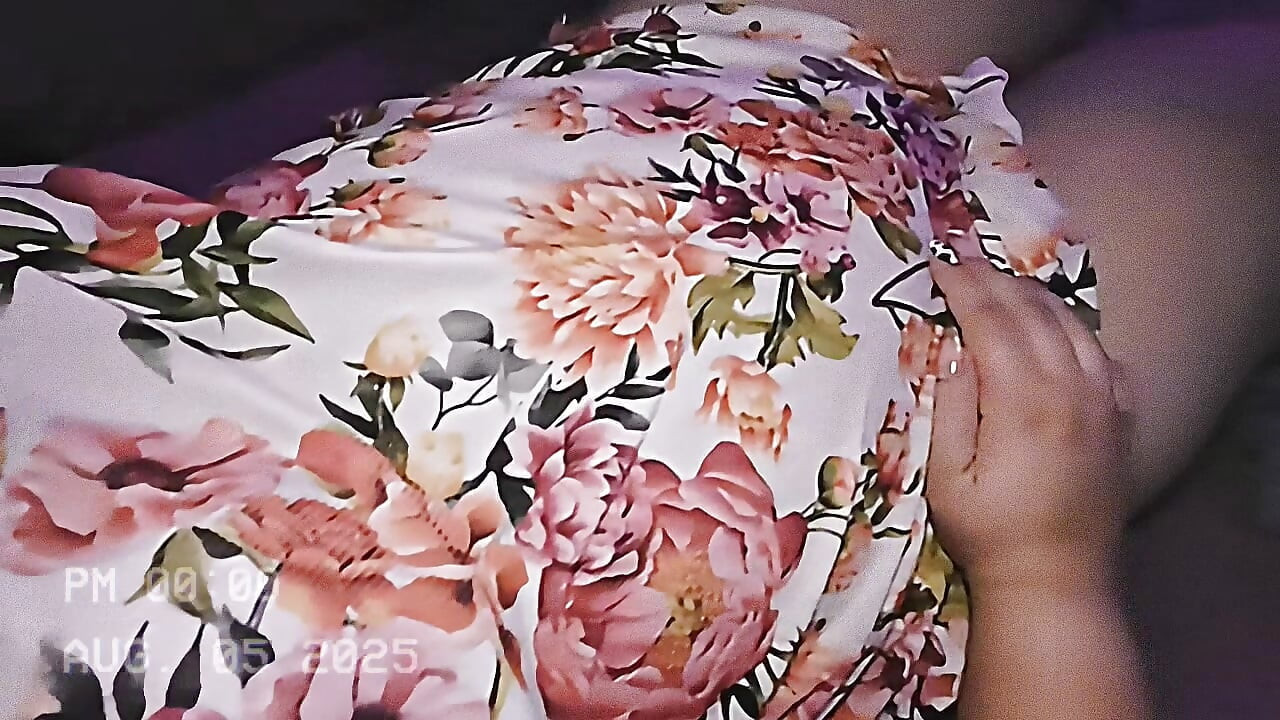This is how I end my day caressing my pussy before resting - POV -