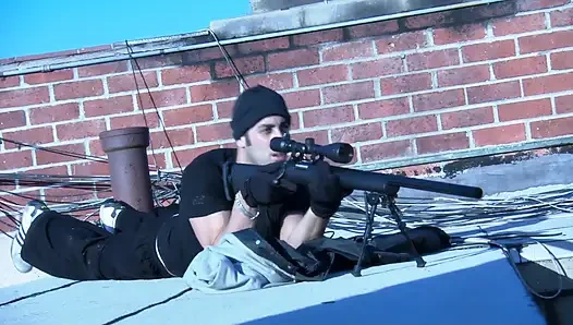 Cewek tetek besar disetubuhi di van