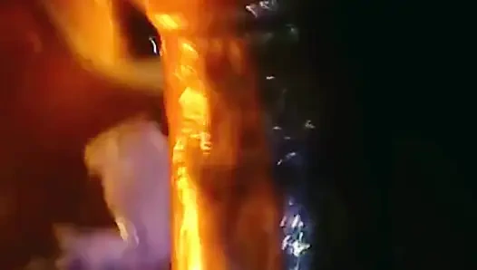 Сюрприз с мороженом из клубники!