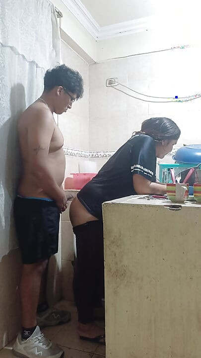 Người giúp việc bị ông chủ đụ, suýt bị vợ phát hiện