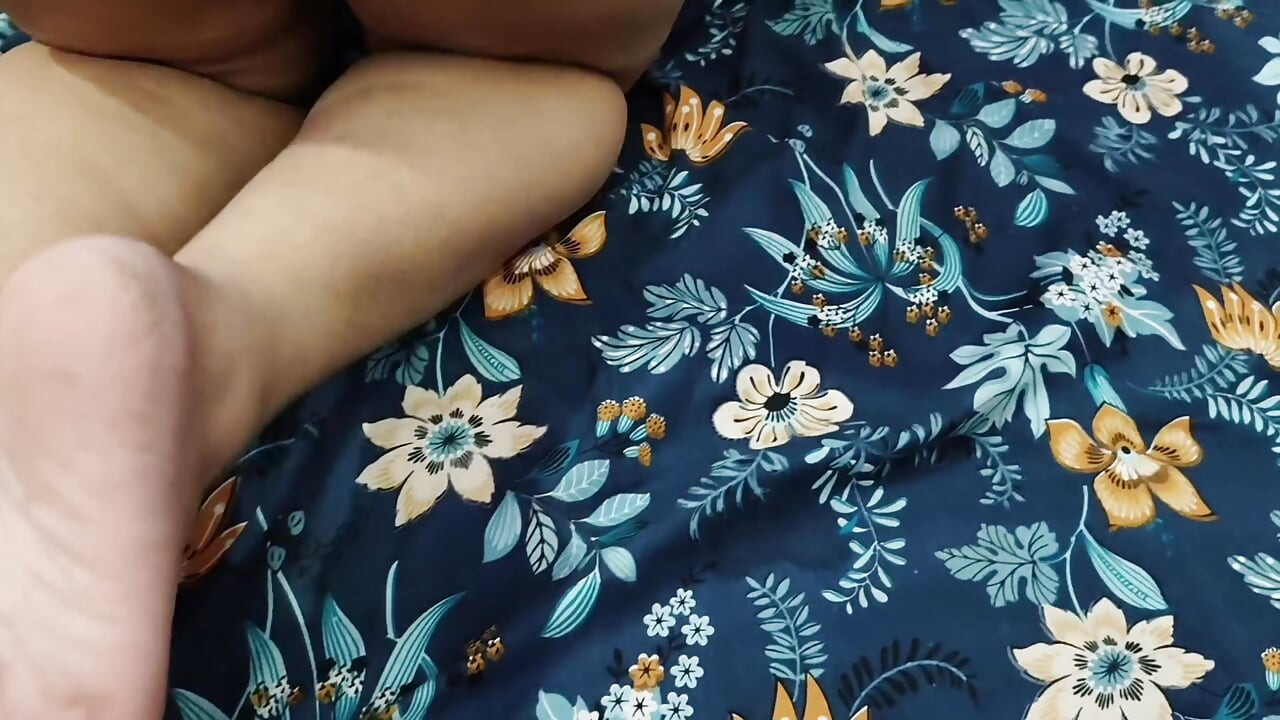 Meri garl friend ko aapne ghar bula kar choda muh par cumshot kiya
