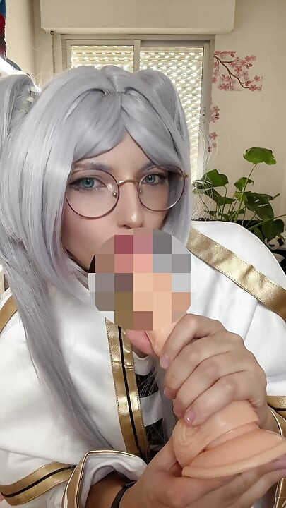 FRIEREN REAL LIFE HENTAI Cosplay menina BOQUETE